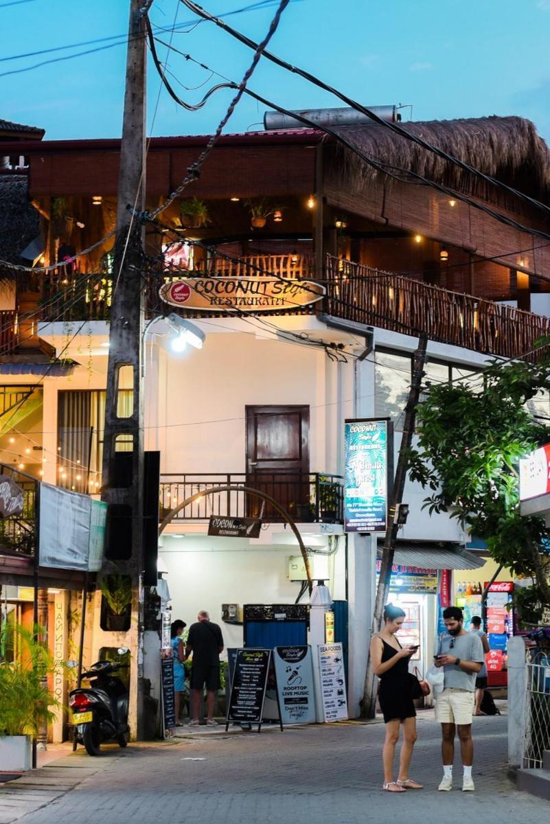 Отель Coconut Style Restaurant & Milinda Guest Унаватуна Экстерьер фото