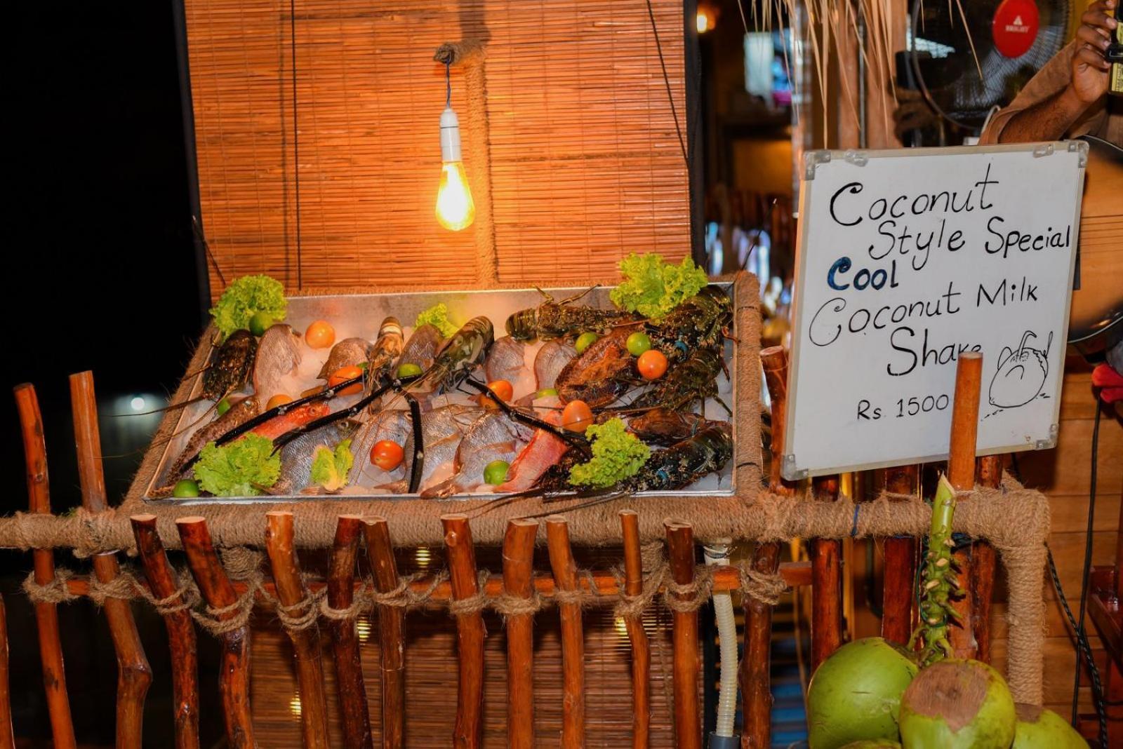 Отель Coconut Style Restaurant & Milinda Guest Унаватуна Экстерьер фото